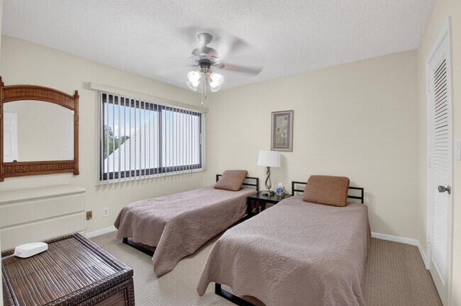 Building Photo - 3604 Bridgewood Dr