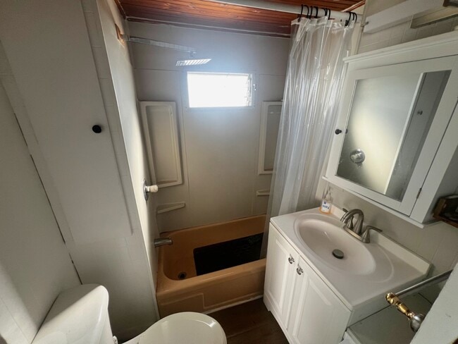 Building Photo - 616 Cortez Rd W