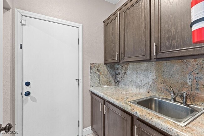 Building Photo - 8815 Blake Alan Ave