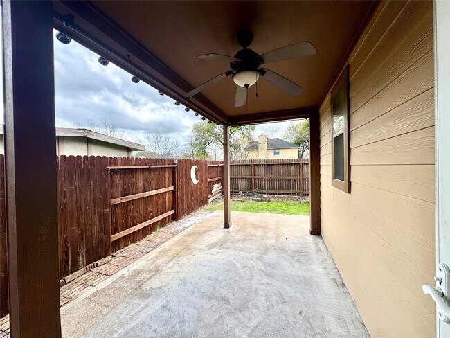 Building Photo - 18627 White Barnwood Ct