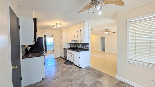 Building Photo - 8455 Lofton Dr