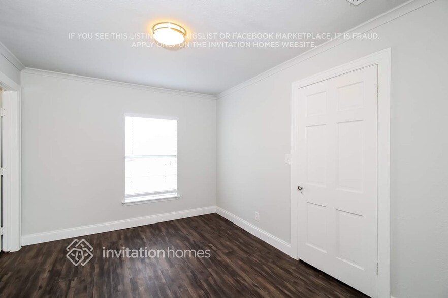 Building Photo - 403 E Standifer St