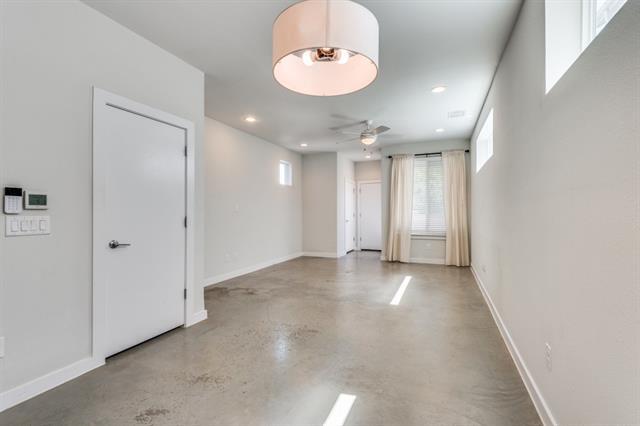 Building Photo - 1155 Crownview Ln