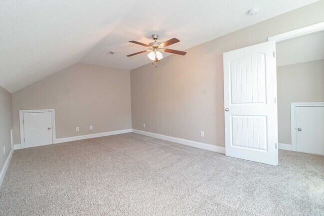 Building Photo - 209 Azalea Dr