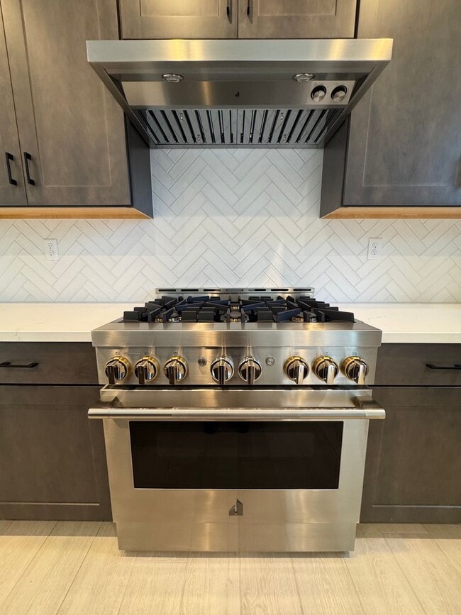 Building Photo - 1521 Golf Club Dr