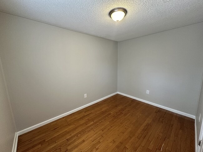 Building Photo - 637 Blanton Ln