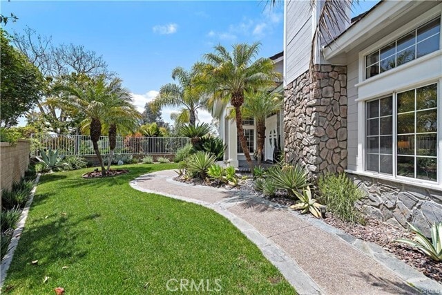 Building Photo - 25606 Stratford Pl