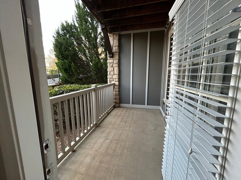 Building Photo - 11134 Medlock Bridge Rd