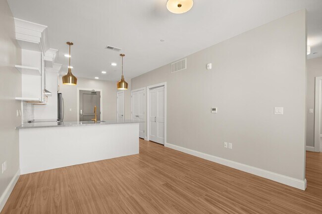 Building Photo - 99 Foundry Pl