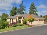 Building Photo - Entertainers dream! Spacious 4 bedroom hom...