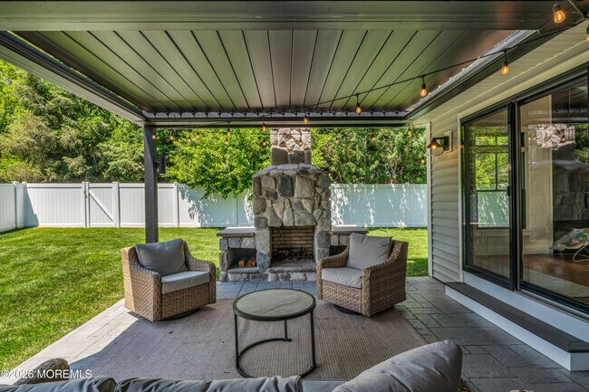 Building Photo - 2411 Fairview Dr