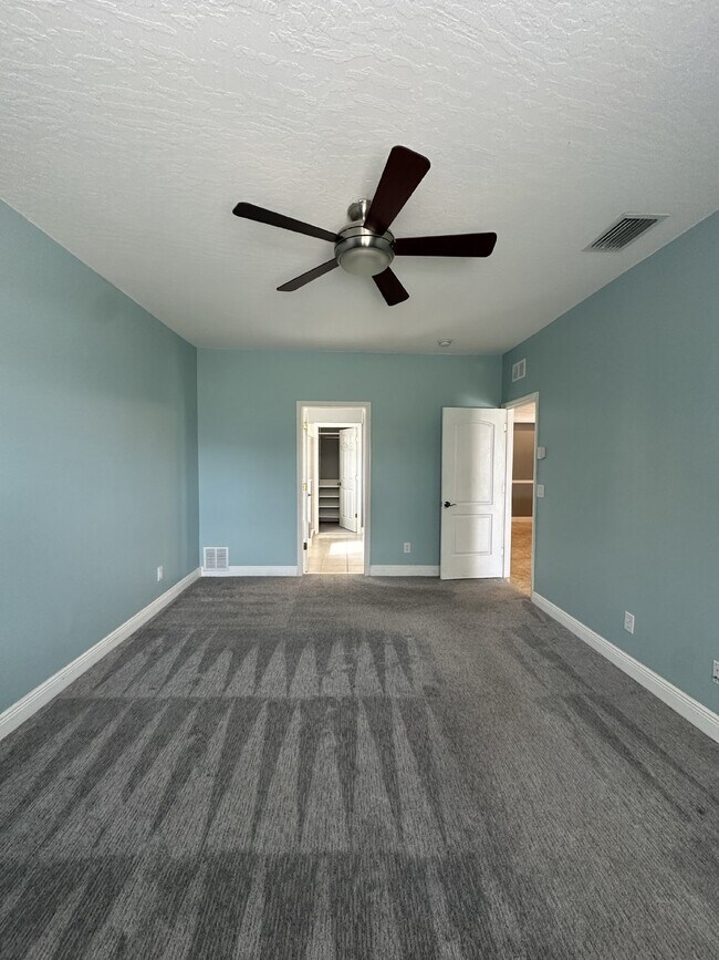 Building Photo - Spacious 4-Bedroom Home in Melbourne, FL w...