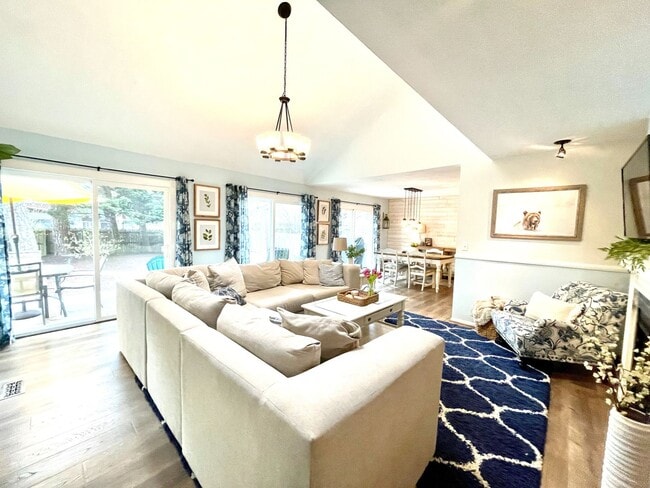 Building Photo - Spacious 6 bedroom home in Virginia Beach