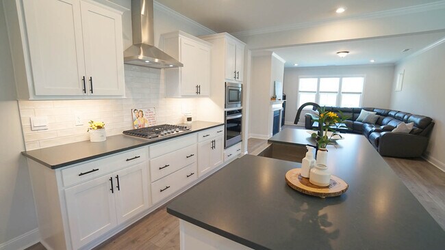 Building Photo - 329 Sparrow Rdg Dr