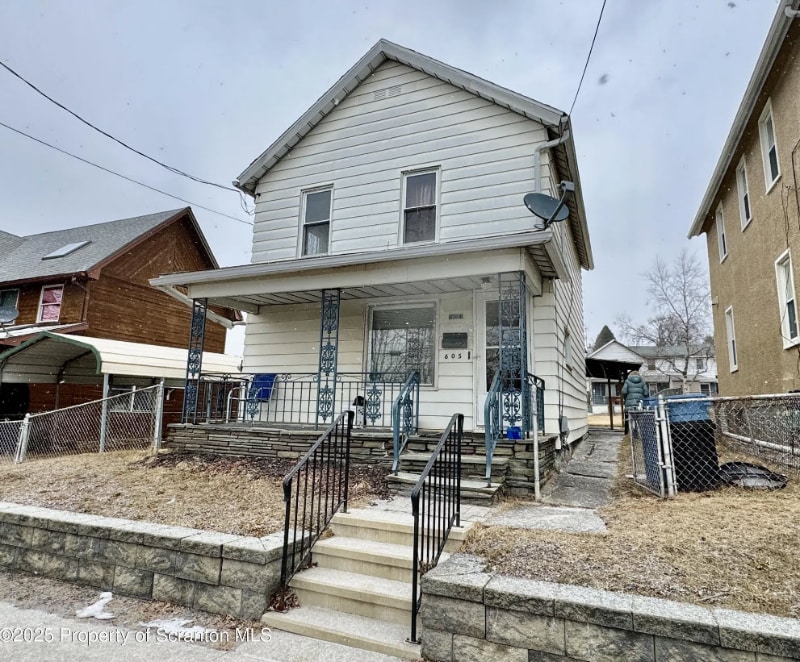 Building Photo - 605 Mill St