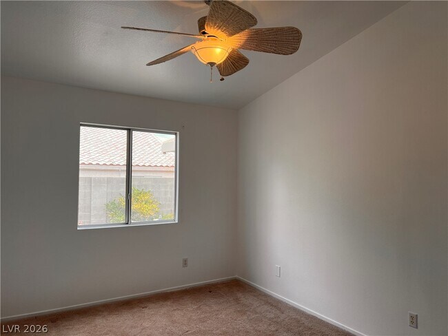 Building Photo - 9316 Mountain Range Ave