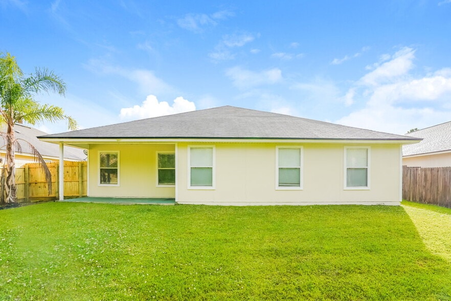 Building Photo - 195 Dover Bluff Dr