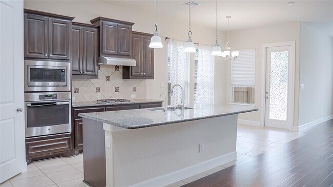 Building Photo - 184 Fort Cobb Way