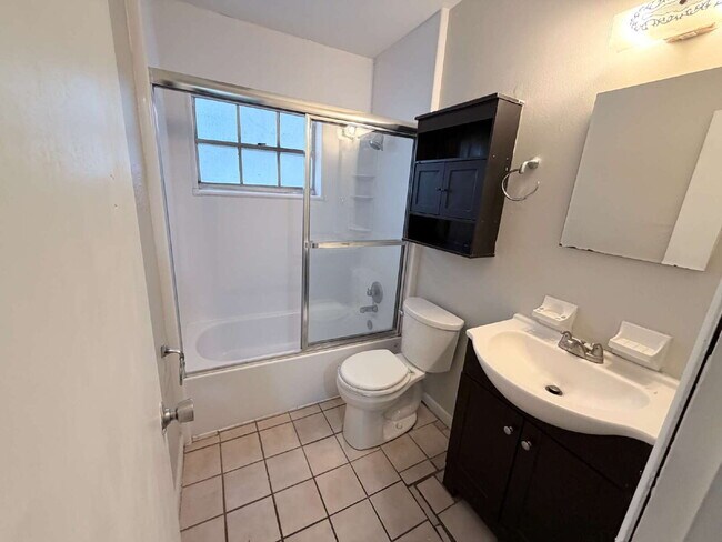 Building Photo - 3014 Reiter Dr