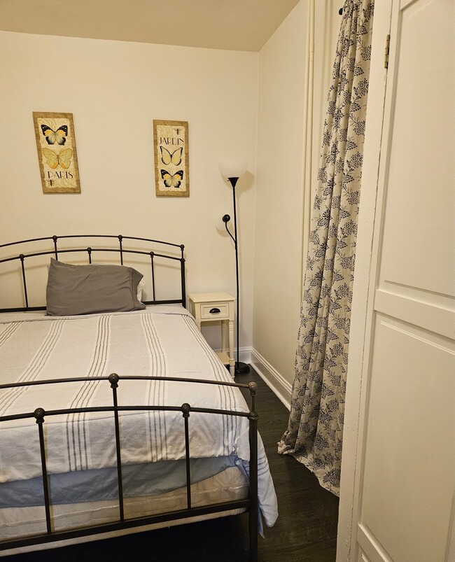 Building Photo - 1300 43rd St