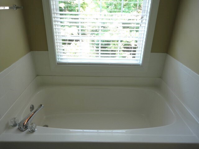 Building Photo - 347 Mockingbird Ln