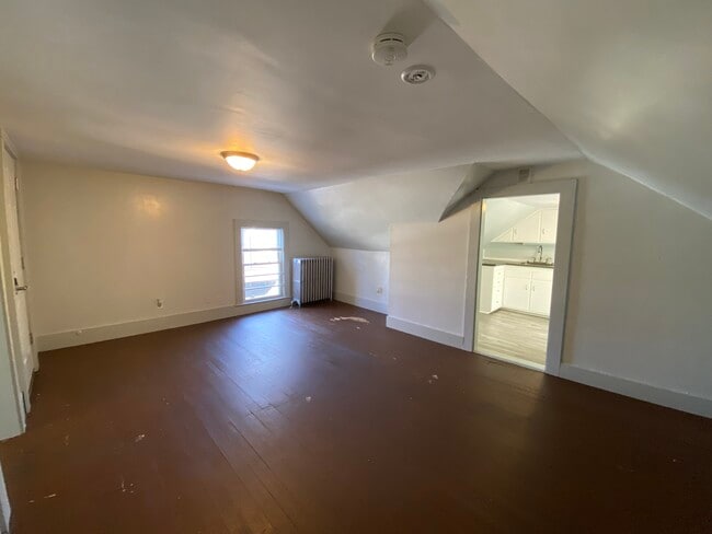 Living Room 12 x 16 - 28 Newbury St