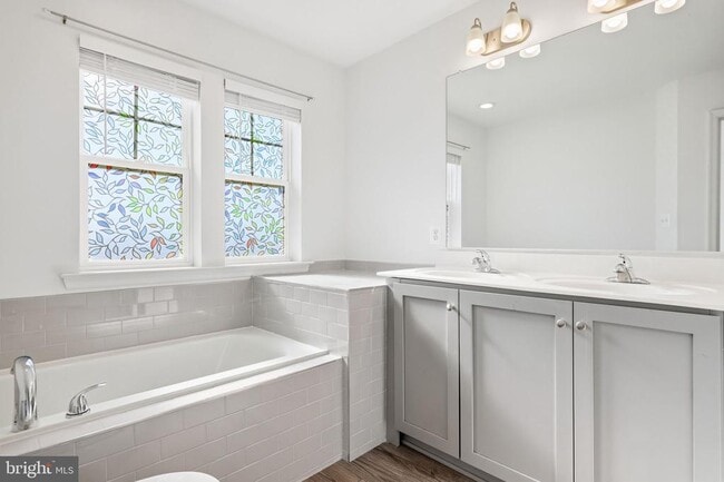 Building Photo - 38 Kirby Ct