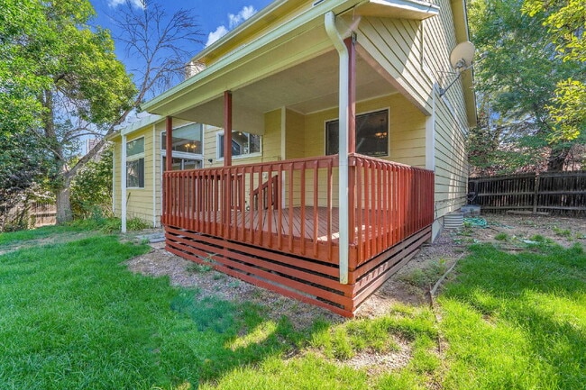 Building Photo - $3,095.00, 4-bed, 2.5-bath located in West...