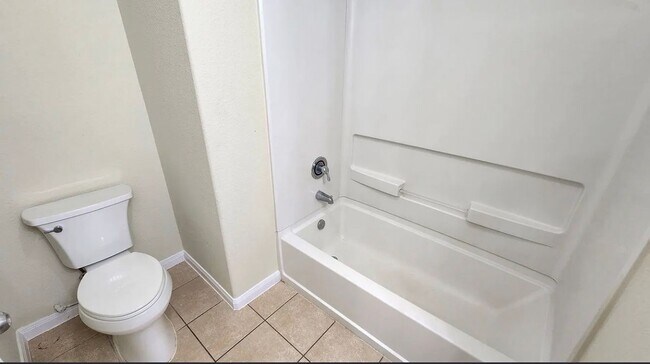 Building Photo - 712 Lazy Crest Dr