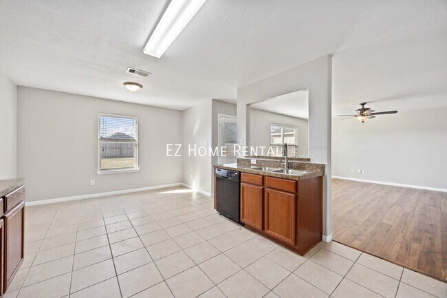 Building Photo - 16267 Silver Wing Ln