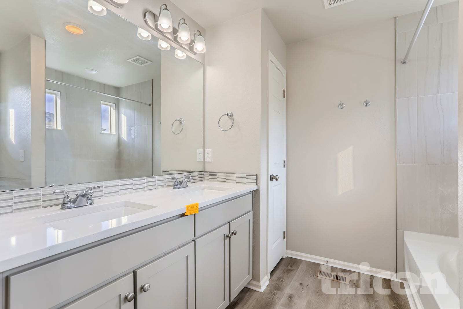 Building Photo - 10550 Waco St