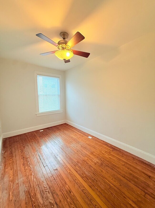 Building Photo - 3BR Rowhome w/ Private Parking | 1,764 Sq Ft | Eckington | $3,855