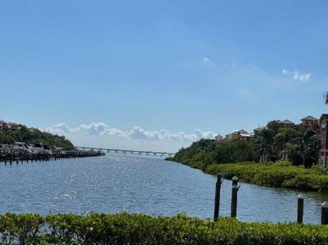 Building Photo - 2749 Via Cipriani