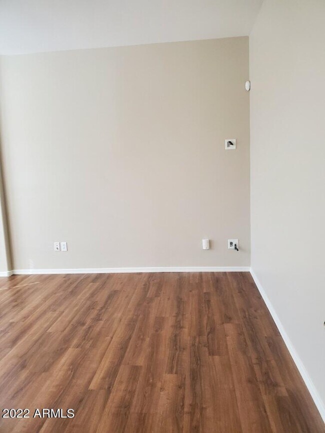 Building Photo - 46059 W Barbara Ln