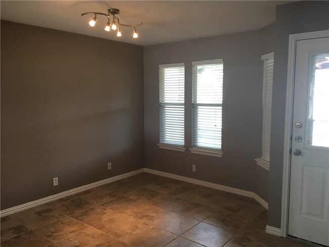 Building Photo - 312 Estate Dr