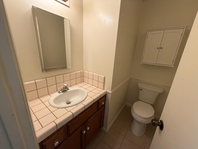 Building Photo - 1428 W Calimyrna Ave