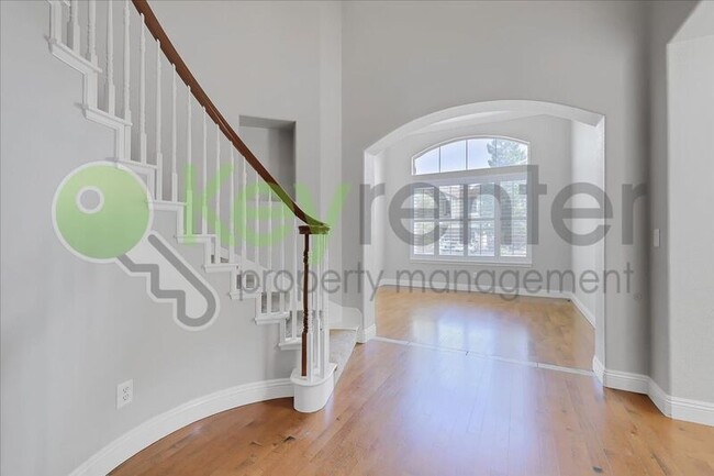 Building Photo - 6820 Cherry Ridge Cir