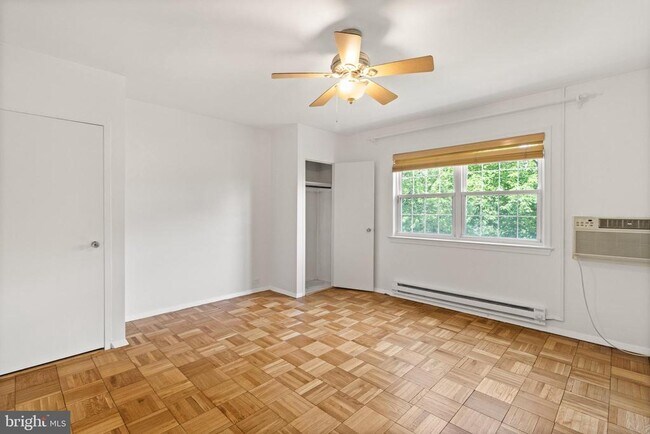 Building Photo - 3282 Martha Custis Dr