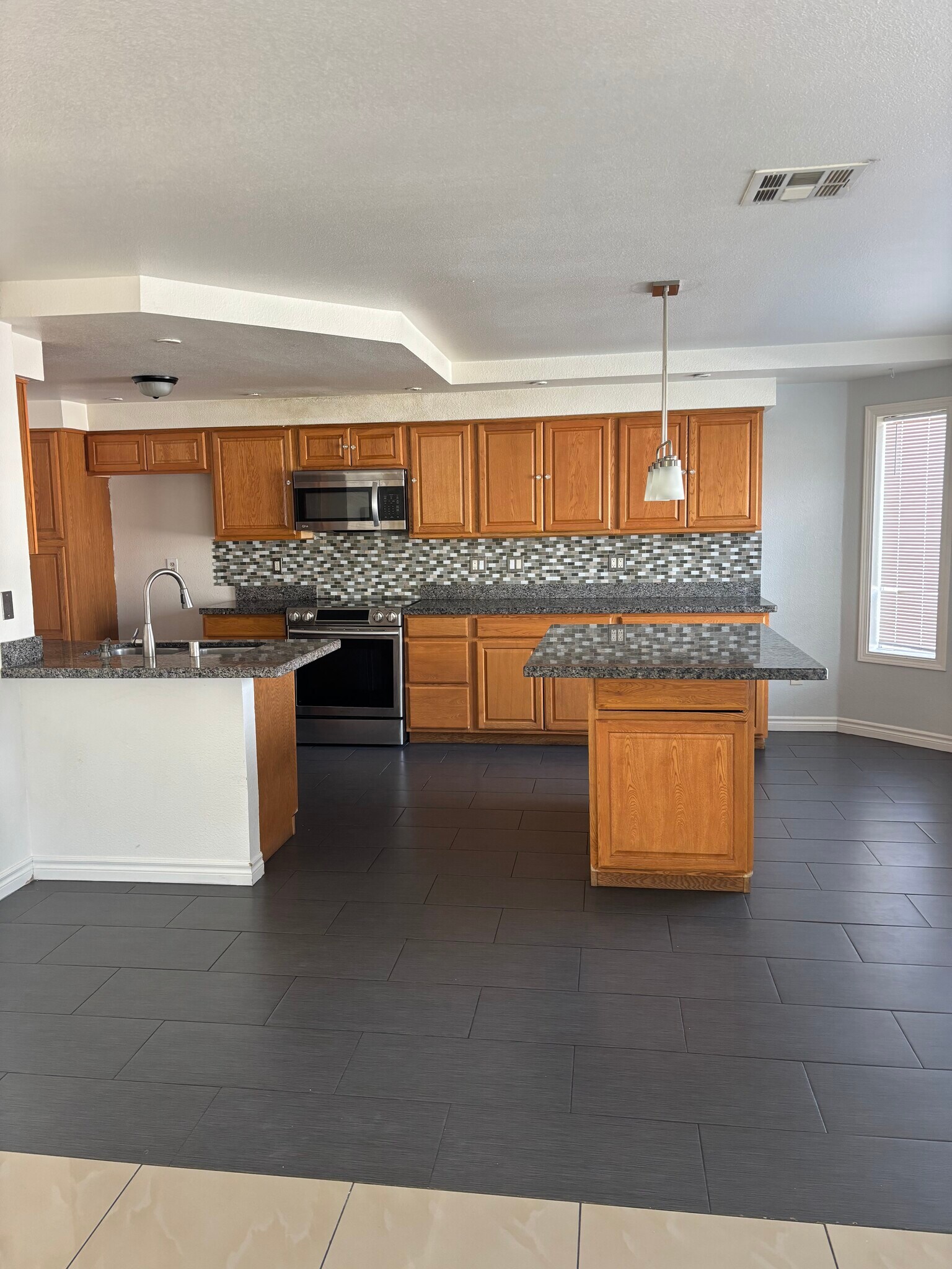 Building Photo - 132 Almendio Ln