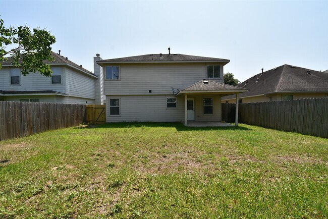 Building Photo - 21603 Falvel Lake Dr