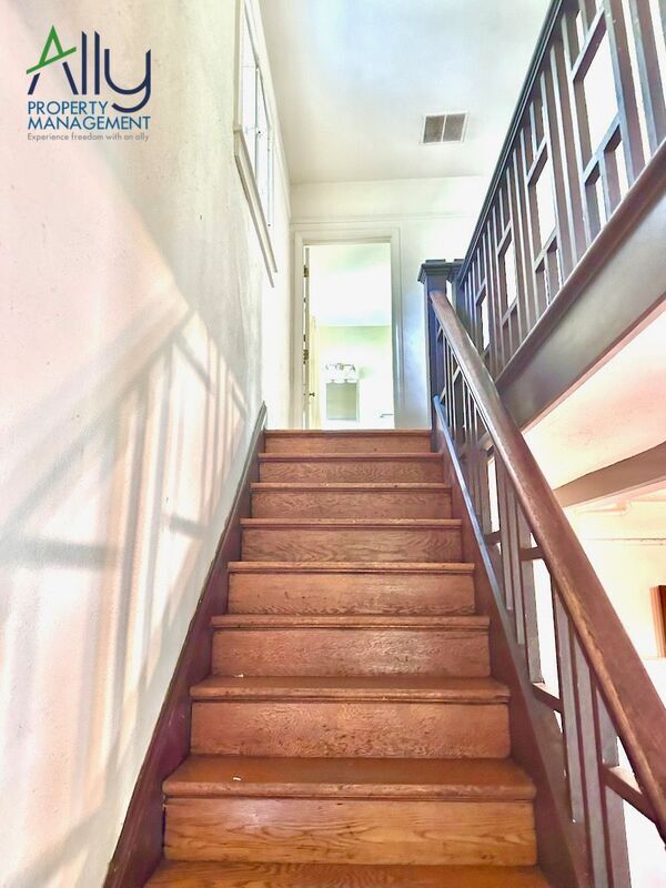 Building Photo - 114 Maywood Ln