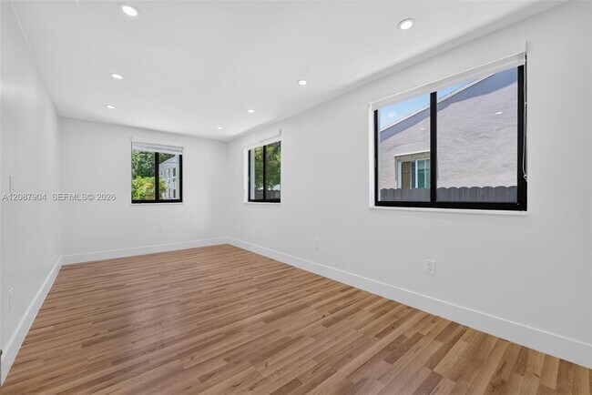 Building Photo - 1861 SW 22nd Terrace