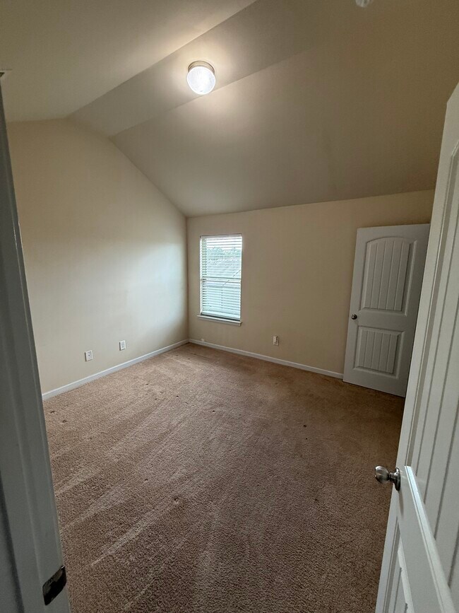 Building Photo - 5881 San Gabriel Ln