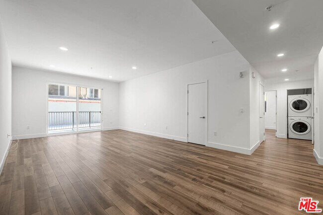 Building Photo - 1215 S Bedford St