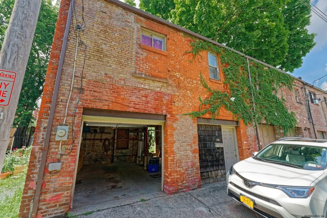 Building Photo - 150 2nd St