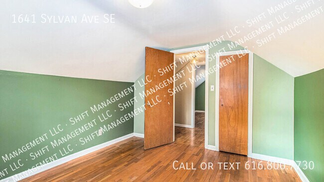 Building Photo - 1641 Sylvan Ave SE