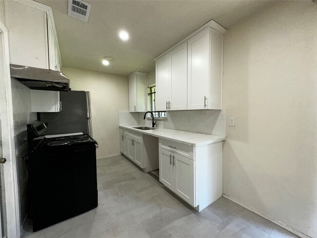 Building Photo - 12815 Segrest Dr