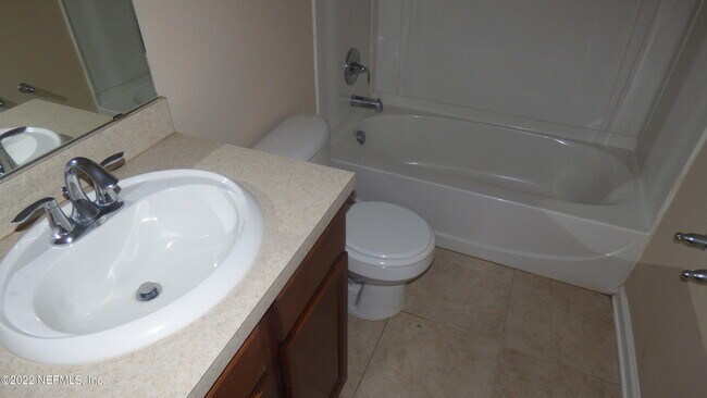 Building Photo - 625 Oakleaf Plantation Pkwy