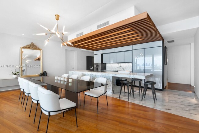 Building Photo - 1300 Monad Ter