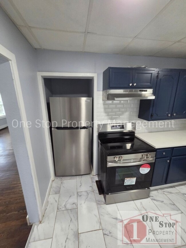 Building Photo - Beautiful 4 Bedroom 2 Bathroom in Kansas City!